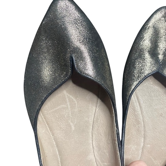 Chocolat Blu Glamour Bronze Metallic Pointed Toe Flats - Picture 5 of 8